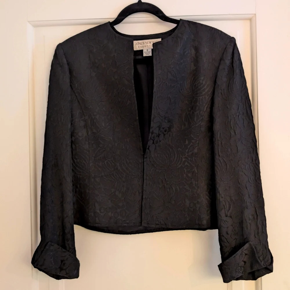 Jones New York  Essentiels Blazer Size 8 US